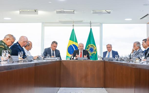 Reunião com Presidente da Fiesp, Ministro da Defesa, Comandante do Exército, Comandante da Marinha e Comandante da Aeronáutica