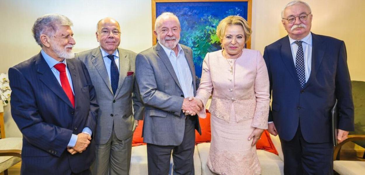Lula recebe presidenta do Conselho da Federação Russa, Valentia Matvienko, na véspera da posse