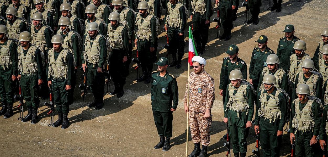 Soldados da Guarda Revolucionária do Irã (IRGC, na sigla em inglês) durante exercício em Aras
17/10/2022
IRGC/WANA (West Asia News Agency)/Divulgação via REUTERS