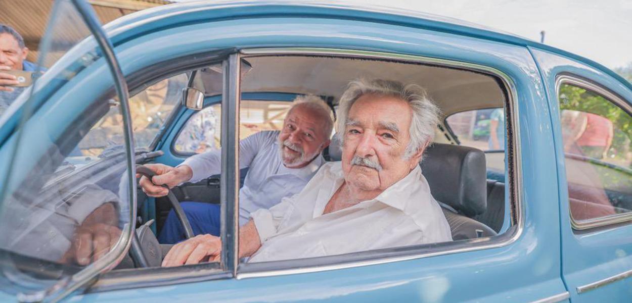 Luiz Inácio Lula da Silva e José Pepe Mujica (de bigode)