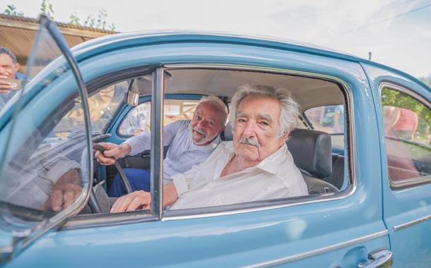 Luiz Inácio Lula da Silva e José Pepe Mujica (de bigode)