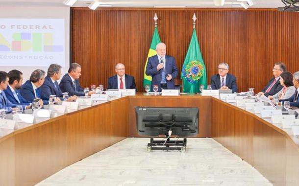 Alckmin, Lula e Padilha em reunião com governadores