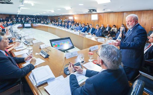 Lula em reunião com governadores