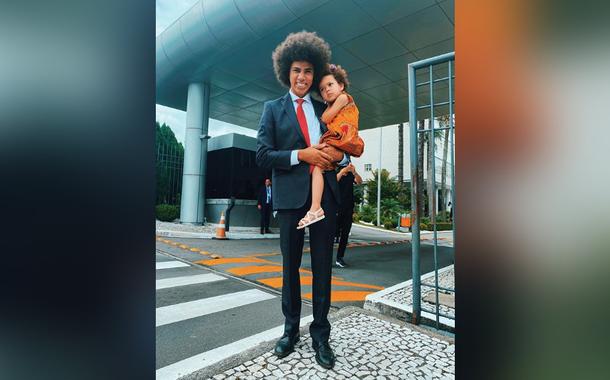 Renato Freitas e sua filha Aurora