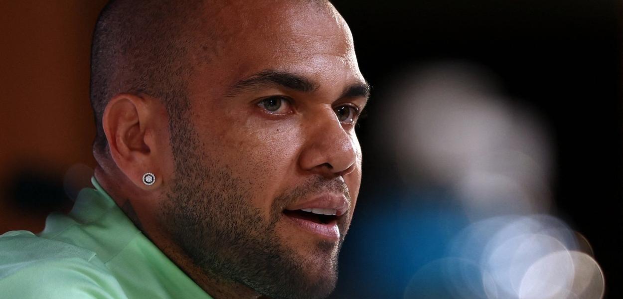 FILE PHOTO: Soccer Football - FIFA World Cup Qatar 2022 - Brazil Press Conference - Main Media Center, Doha, Qatar - December 1, 2022  Brazil's Dani Alves during the press conference REUTERS/Pedro Nunes