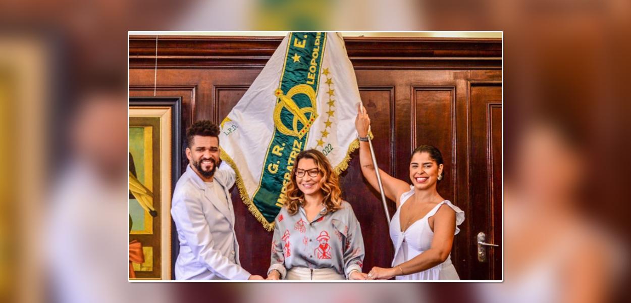 Janja em encontro com representantes da escola de samba Imperatriz Leopoldinense (Foto: Reprodução) Janja em encontro com representantes da escola de samba Imperatriz Leopoldinense