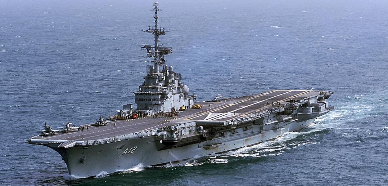 Porta-aviões São Paulo