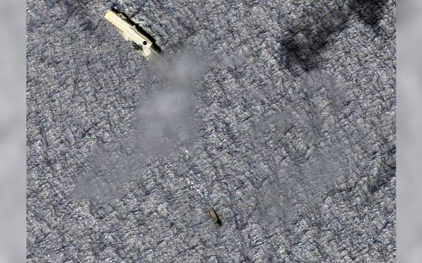 Foto do porta-aviões desativado São Paulo, capturada através de satélite pelo Greenpeace