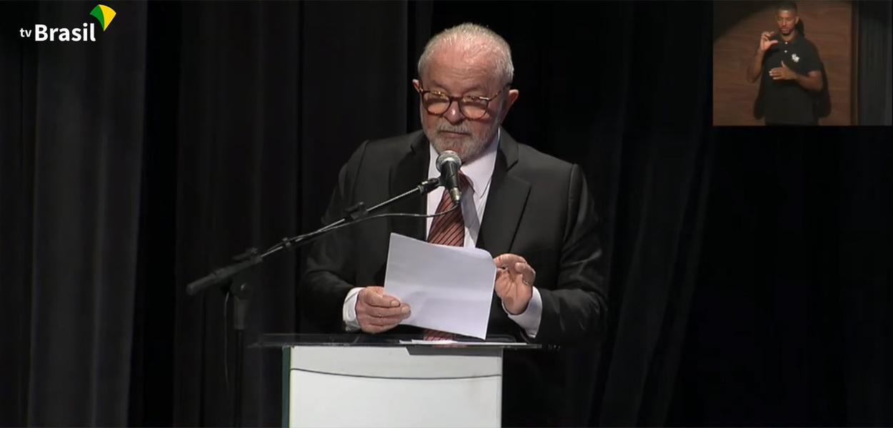 Lula ao discursar na cerimônia de posse de Mercadante como presidente do BNDES