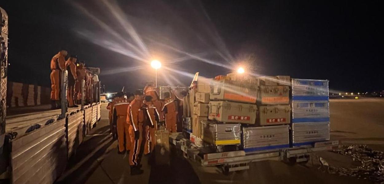 Equipe de resgate chinesa chega à Turquia