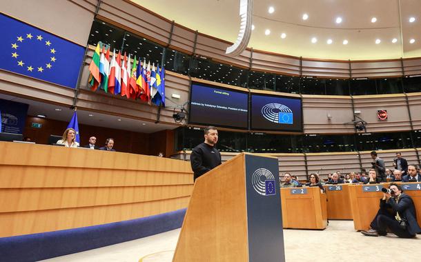 Zelenskiy discursa no Parlamento Europeu, em Bruxelas 09/02/2023