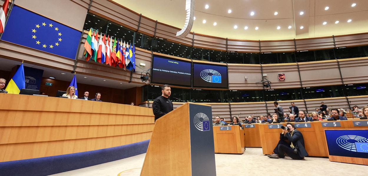 Zelenskiy discursa no Parlamento Europeu, em Bruxelas 09/02/2023