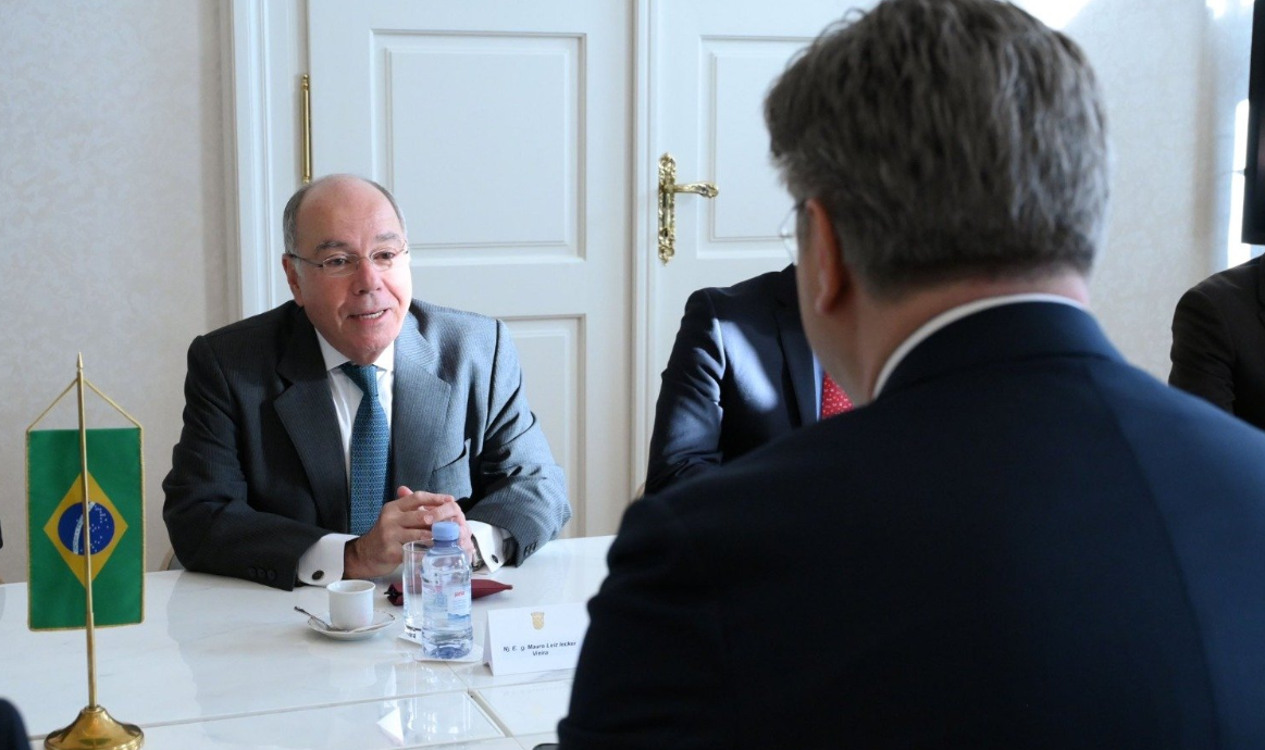 Mauro Vieira em reunião com premiê croata