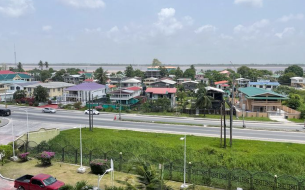 Vista da paisagem urbana perto do rio Demarara, em Georgetown, Guiana, 20 de maio de 2022