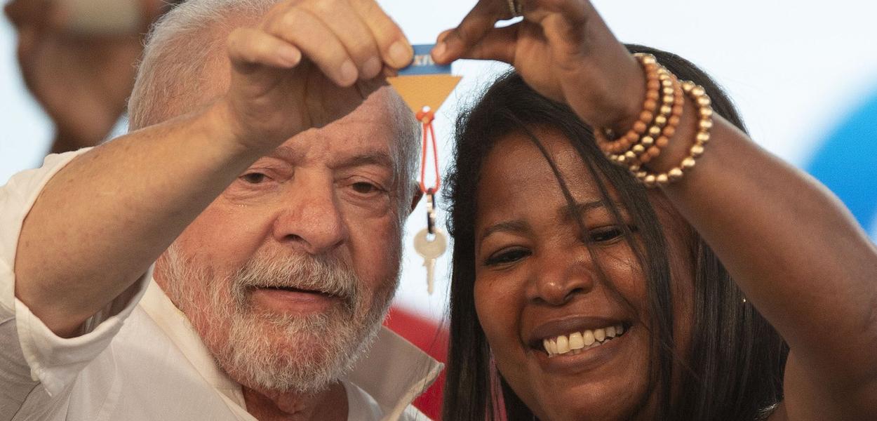 O presidente Luiz Inacio Lula da Silva participa do lançamento do novo programa Minha Casa Minha Vida e entrega de empreendimentos do programa em Santo Amaro (BA) - 14/02/2023