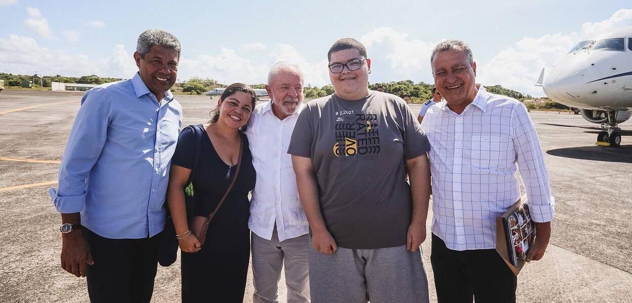 Jerônimo Rodrigues, Lula, João Pedro e Rui Costa (Foto: Reprodução/Twitter/@JoaoEnsina) Jerônimo Rodrigues, Lula, João Pedro e Rui Costa