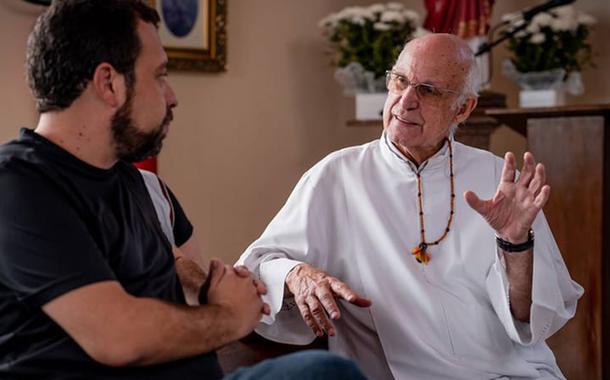 Guilherme Boulos e padre Júlio Lancellotti