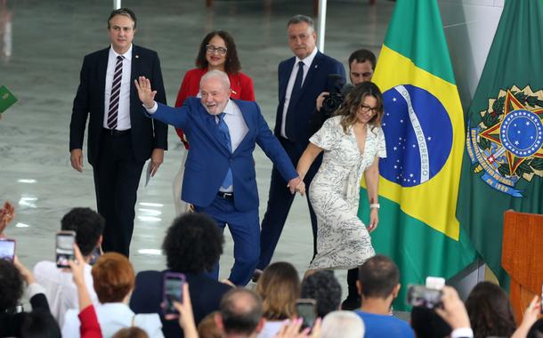 Camilo Santana, Luciana Santos, Rui Costa, Lula e Janja