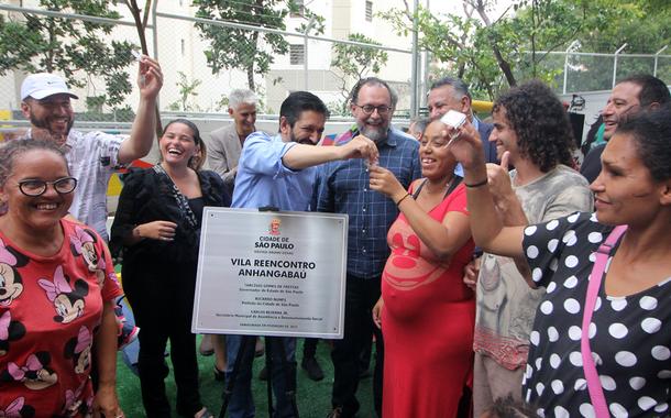 Prefeito Ricardo Nunes entrega Vila Reencontro Anhangabaú no centro de São Paulo. 16.02.23