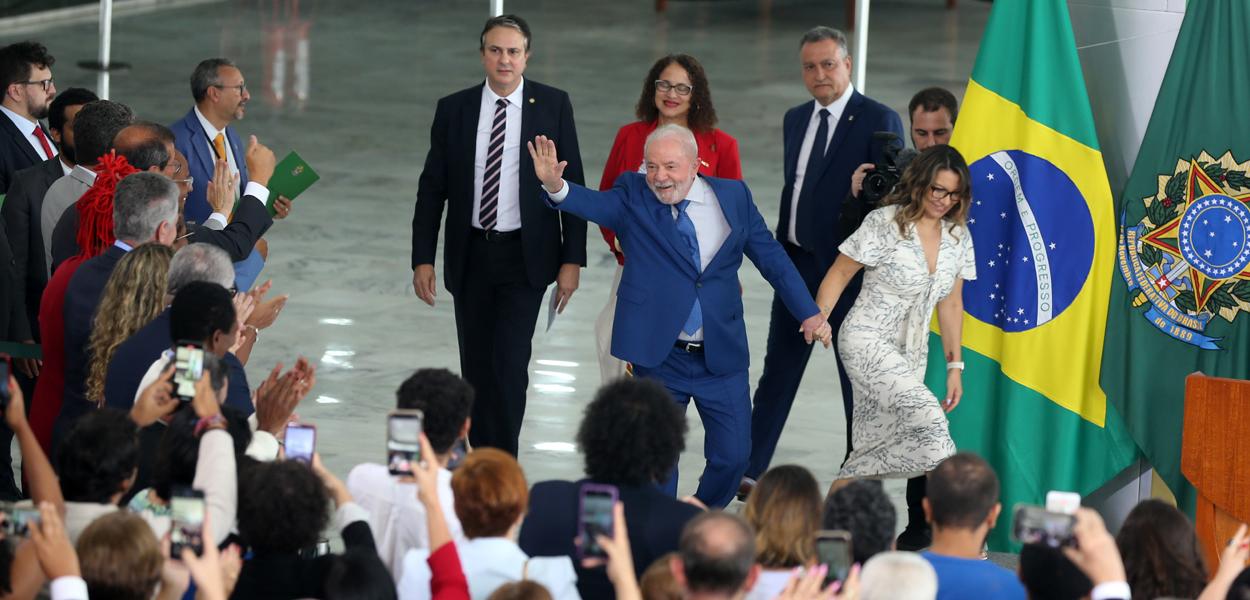 Camilo Santana, Luciana Santos, Rui Costa, Lula e Janja