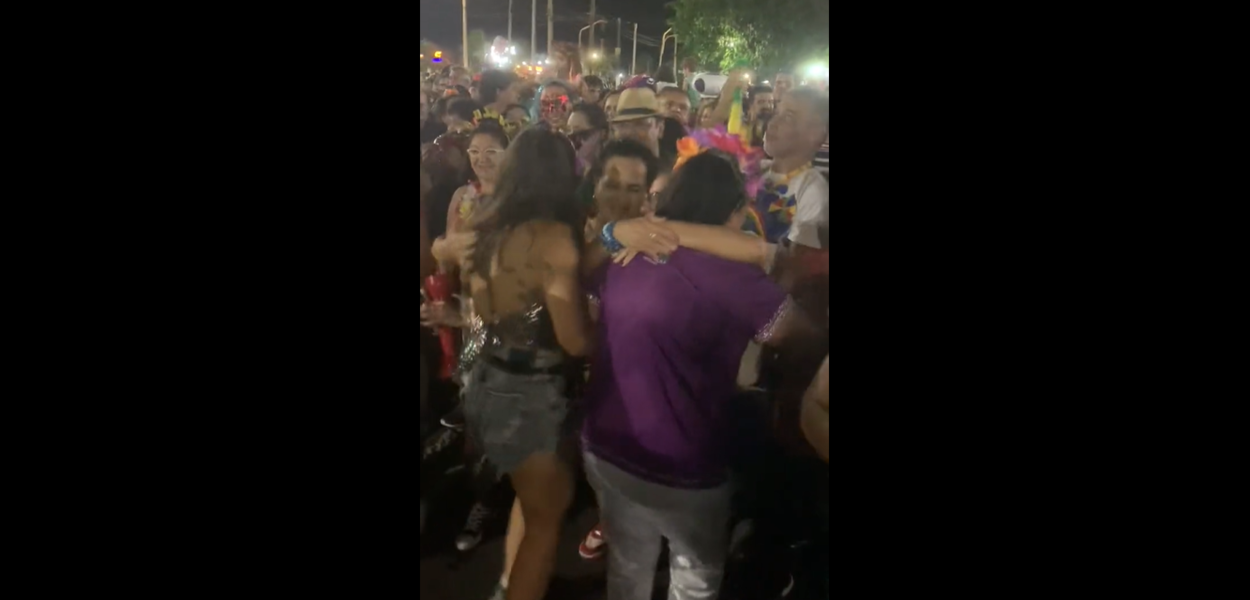 Natália Bonavides e Fátima Bezerra no Carnaval (Foto: Reprodução/Twitter/@fatimabezerra) Natália Bonavides e Fátima Bezerra no Carnaval