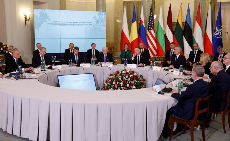 Presidente da Polônia, Andrzej Duda, secretário-geral da Otan, Jens Stoltenberg, presidente dos EUA, Joe Biden, presidente da Romênia, Klaus Iohannis, e outros líderes participam de cúpula do grupo Bucareste 9 durante visita de Biden à Polônia pouc