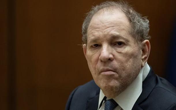 O ex-produtor de cinema Harvey Weinstein compareceu ao tribunal no Clara Shortridge Foltz Criminal Justice Center em Los Angeles, Califórnia, EUA, em 04 de outubro de 2022. Harvey Weinstein foi extraditado de Nova York para Los Angeles para enfrentar acusações relacionadas a sexo