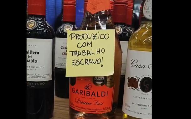 Protesto contra vinícola gaúcha por uso de trabalho escravo