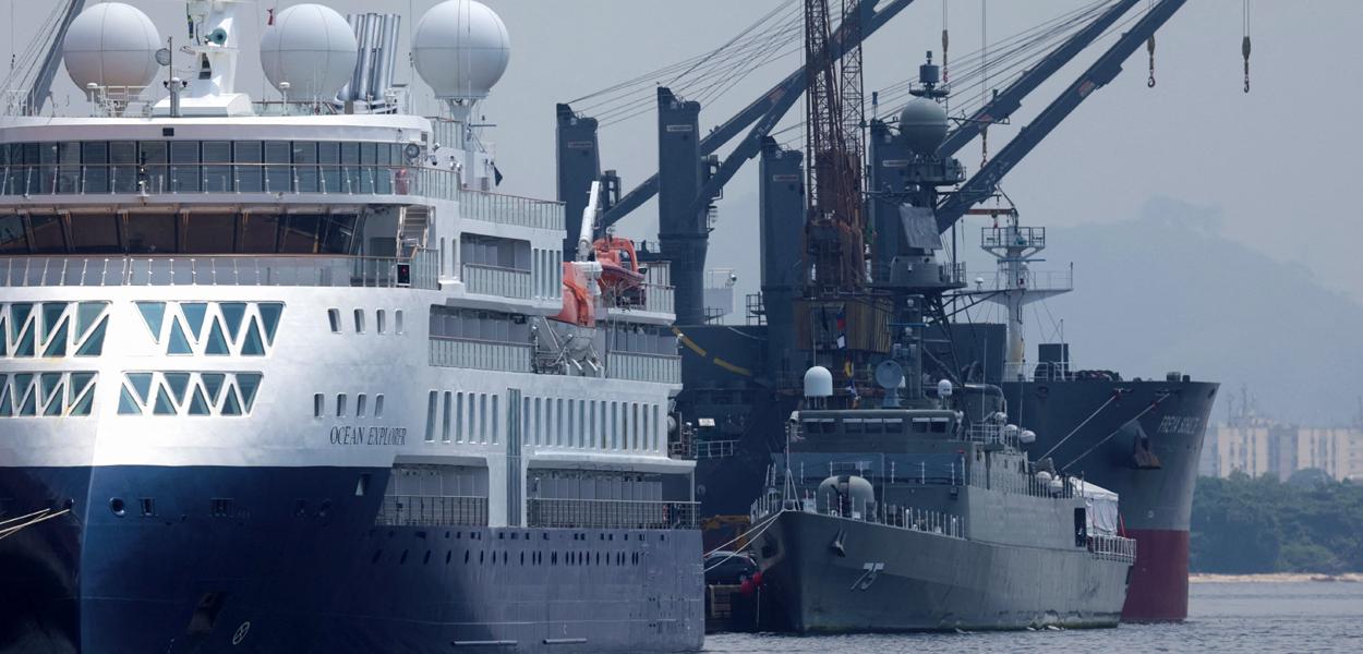 Navio militar iraniano Iris Dena atracado no porto do Rio de Janeiro
28/02/2023 (Foto: REUTERS/Ricardo Moraes) Navio militar iraniano Iris Dena atracado no porto do Rio de Janeiro
28/02/2023