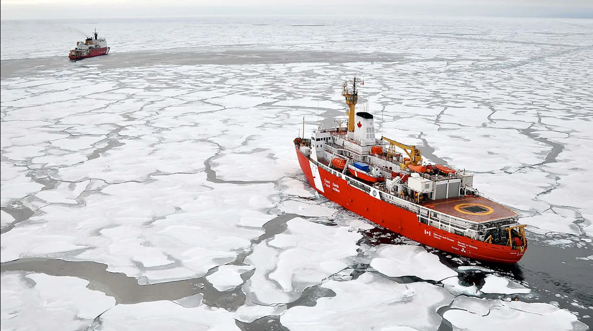 Guarda Costeira Canadense no Oceano Ártico