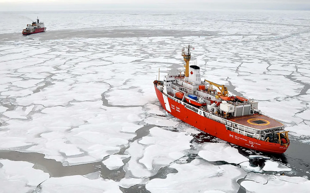 Guarda Costeira Canadense no Oceano Ártico