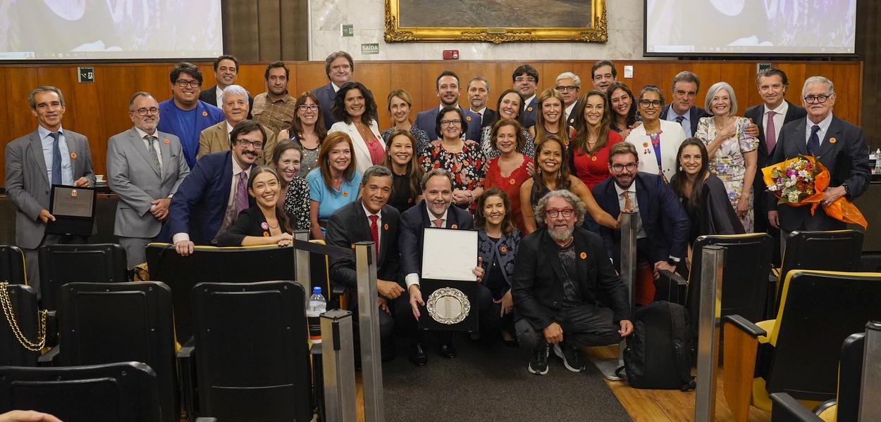 Sessão Solene para a Entrega de Salva de Prata ao Grupo Prerrogativas (Foto: Afonso Braga/Câmara Municipal de São Paulo) Sessão Solene para a Entrega de Salva de Prata ao Grupo Prerrogativas