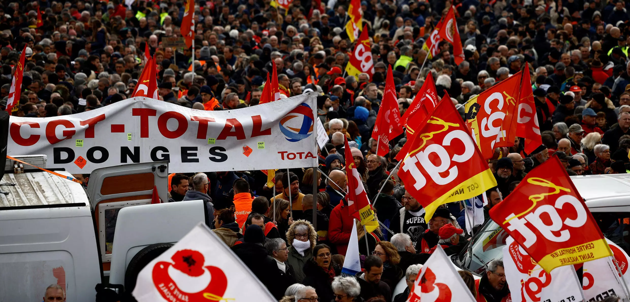 Governo Macron ignora revolya da população francesa e mantém reforma da Previdência