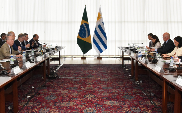 Reunião bilateral entre autoridades brasileiras e uruguaias em Brasília. 7/3/23