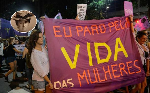 Filósofa Rosa Luxemburgo, de chapéu (1871-1919), e um ato pelo fim da violência contra mulheres