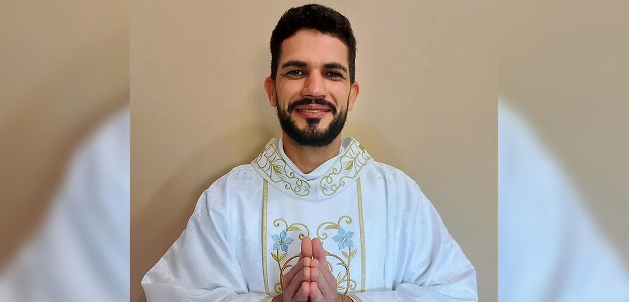 Padre Douglas Ferreira Leite