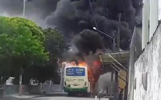 Ataque em ônibus na avenida João XXIII, em Natal