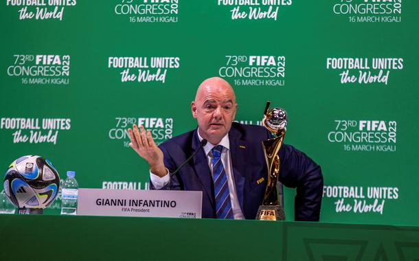 Presidente da Fifa, Gianni Infantino, dá entrevista coletiva em Kigali 16/03/2023