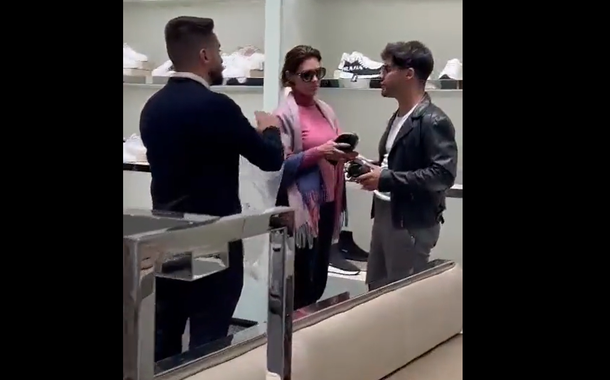 Michelle Bolsonaro em loja de grife Prada durante viagem aos Estados Unidos - 15.03.2023