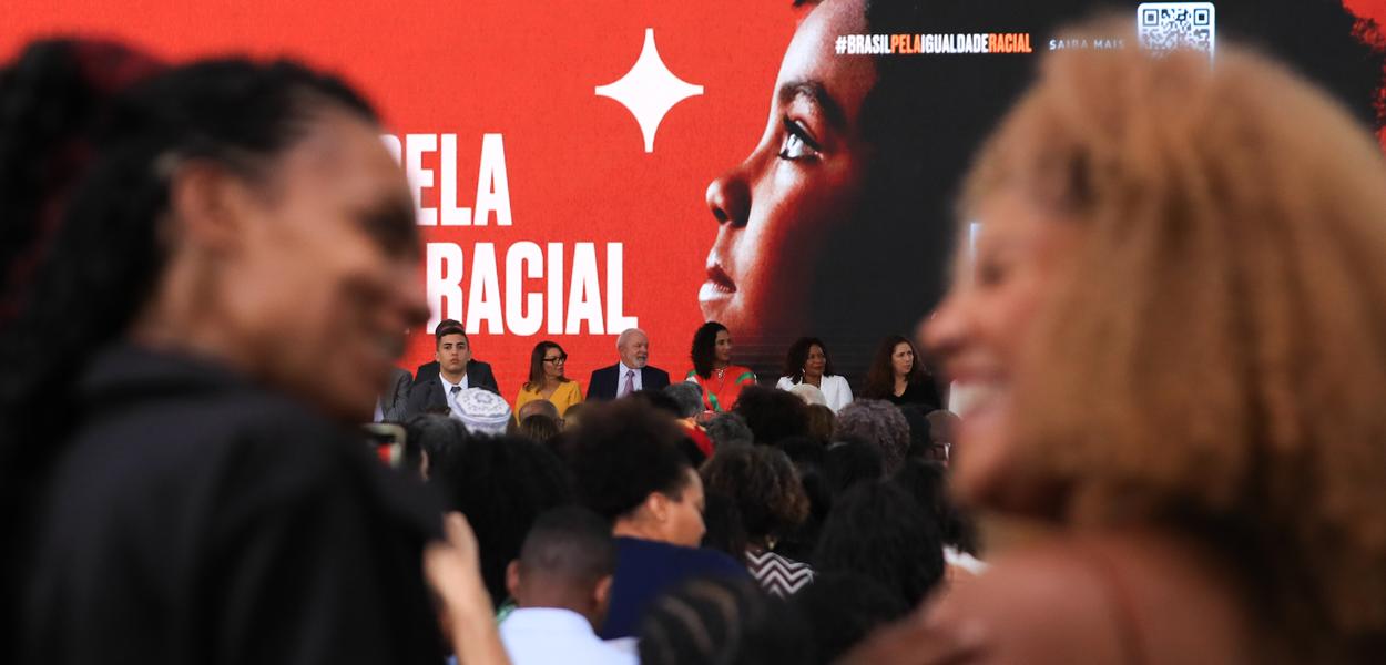 Presidente Luiz Inácio Lula da Silva assina atos para a promoção da igualdade racial em solenidade no Palácio do Planalto - 21.03.2023