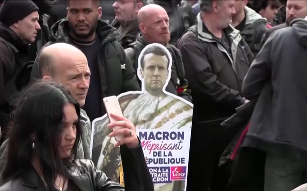 Franceses protestam contra reforma da Previdência