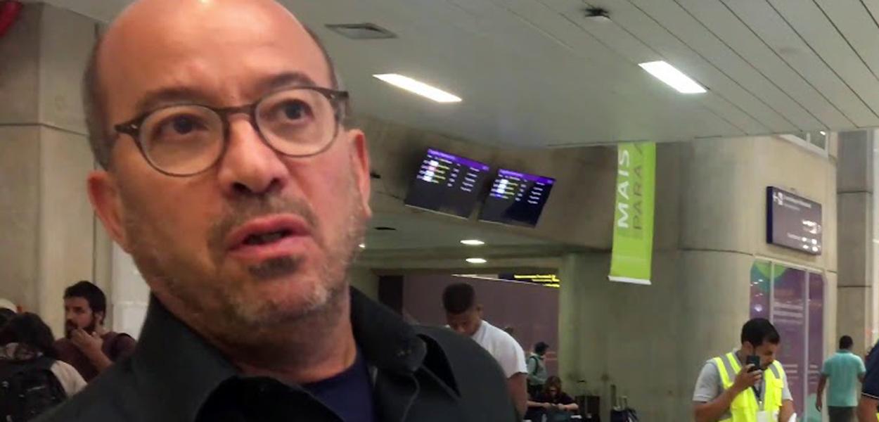 "O 'Bahama Leaks', o mais novo vazamento em massa de dados em paraísos fiscais, realizado pelo consórcio de jornalistas investigativos ICIJ, traz o nome de José Roberto Marinho, o mesmo nome de um dos três irmãos que herdaram o império midiático de Roberto Marinho", diz reportagem do Cafezinho, que cita o furo da página 'Pedala Direita'; "O nome José Roberto Marinho aparece linkado à empresa New World Real State, da qual Marinho aparece como presidente, vice-presidente, tesoureiro e secretário"