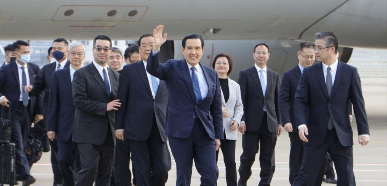 Ma Ying-jeou, ex-presdidente de Taiwan, desembarca na China