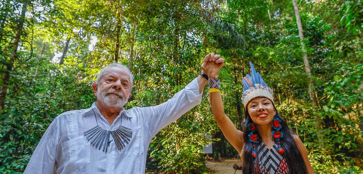 Lula e indígena