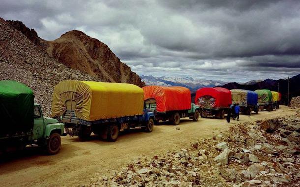 Xiong Wenyun, China, “Moving Rainbow,” 1998–2001.