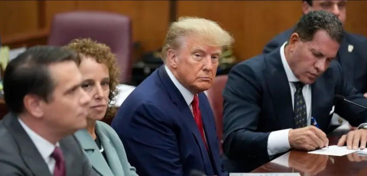 Ex-presidente Donald Trump em tribunal de Nova York - 04.04.2023