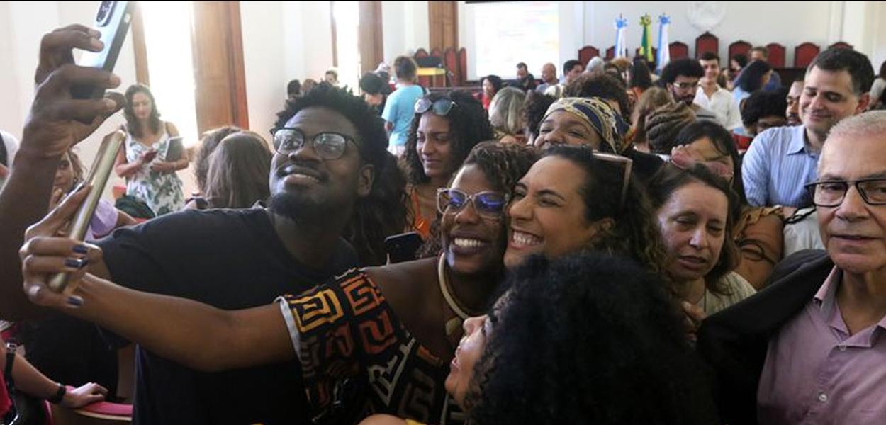 Salão Pedro Calmon ficou lotado para acompanhar aula da ministra da Igualdade Racial, Anielle Franco