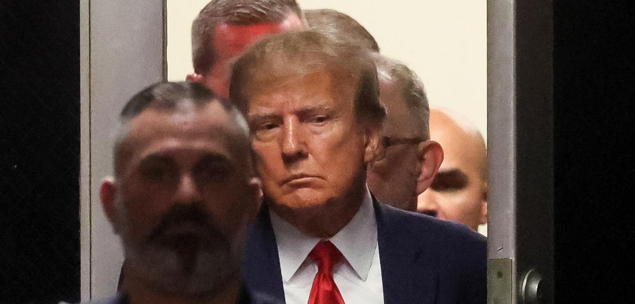 Ex-presidente dos EUA Donald Trump chega a tribunal em Manhattan
04/04/2023
REUTERS/Brendan McDermid