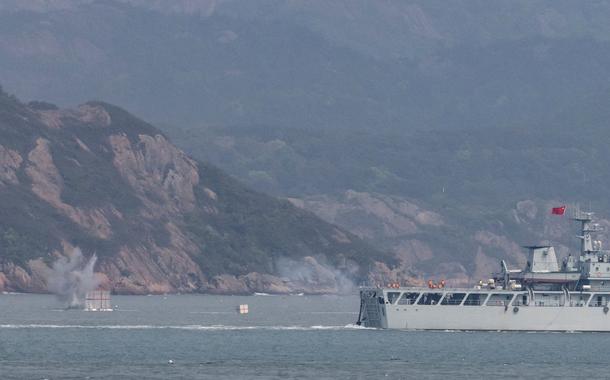 Navio de guerra chinês participa de exercício militar próximo às ilhas Matsu, controladas por Taiwan