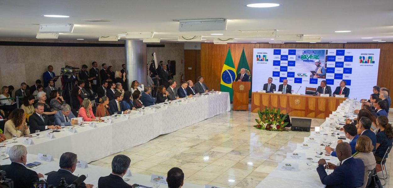 Reunião entre membros do governo Lula